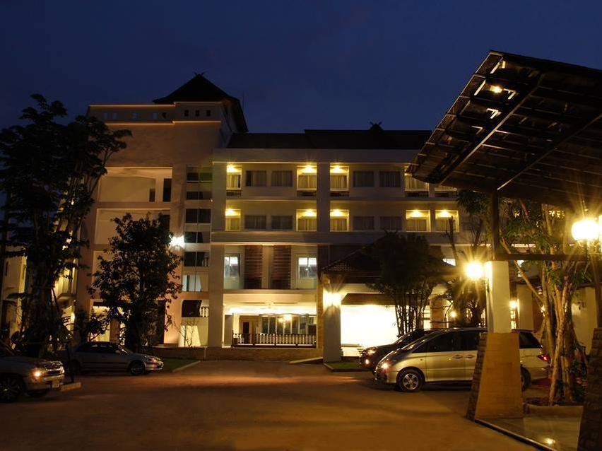 Nana Buri Hotel Chumphon Ngoại thất bức ảnh