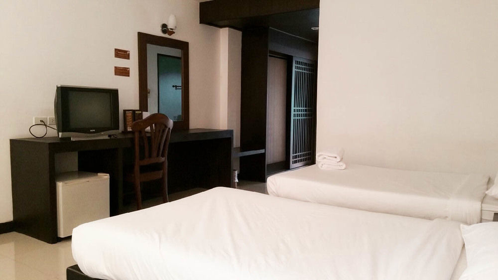 Nana Buri Hotel Chumphon Ngoại thất bức ảnh