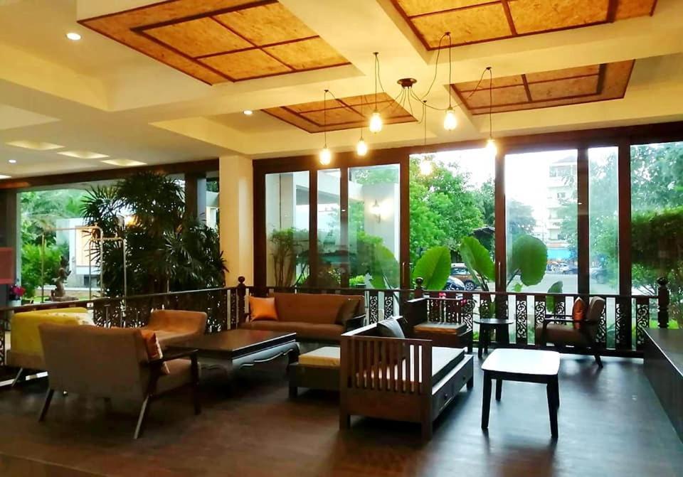 Nana Buri Hotel Chumphon Ngoại thất bức ảnh
