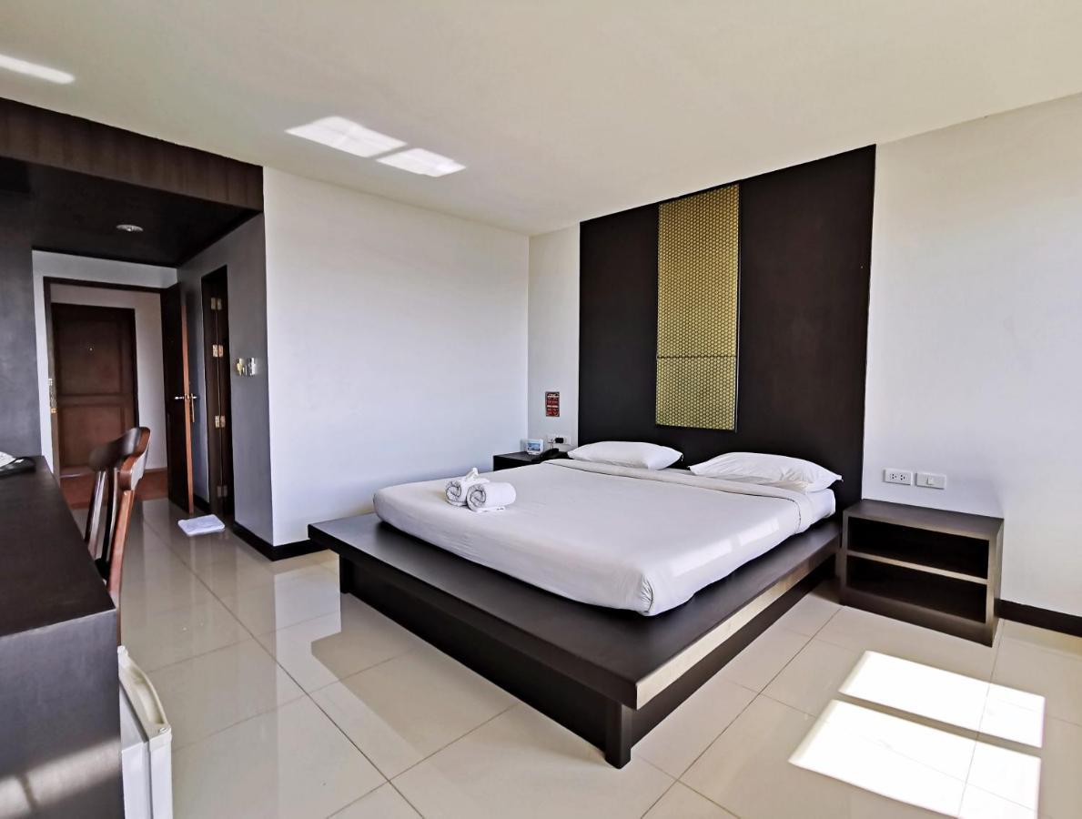 Nana Buri Hotel Chumphon Ngoại thất bức ảnh