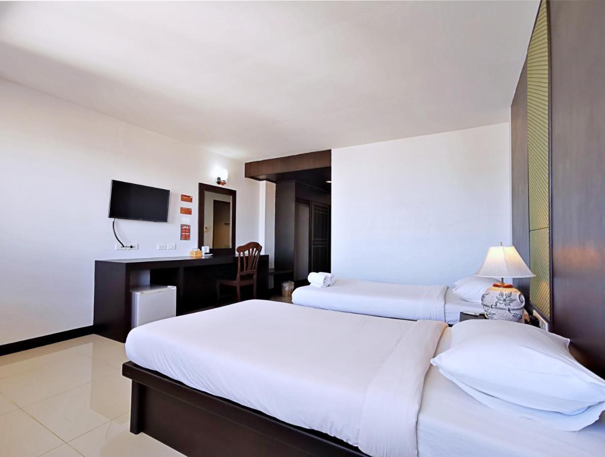 Nana Buri Hotel Chumphon Ngoại thất bức ảnh